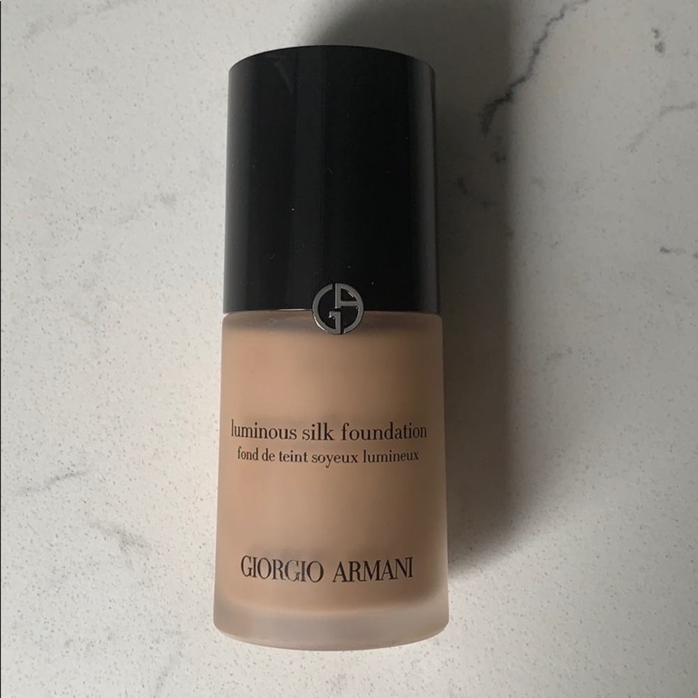 Giorgi Armani luminous silk foundation